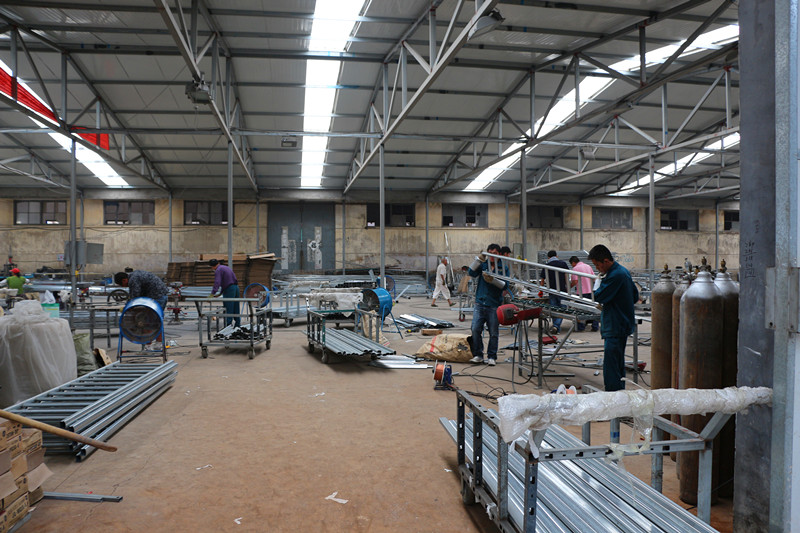 pvc護(hù)欄生產(chǎn)車(chē)間