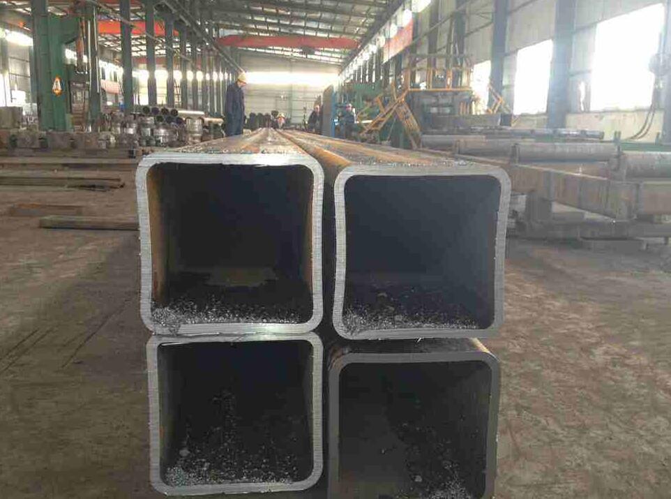 方管生產(chǎn)車(chē)間